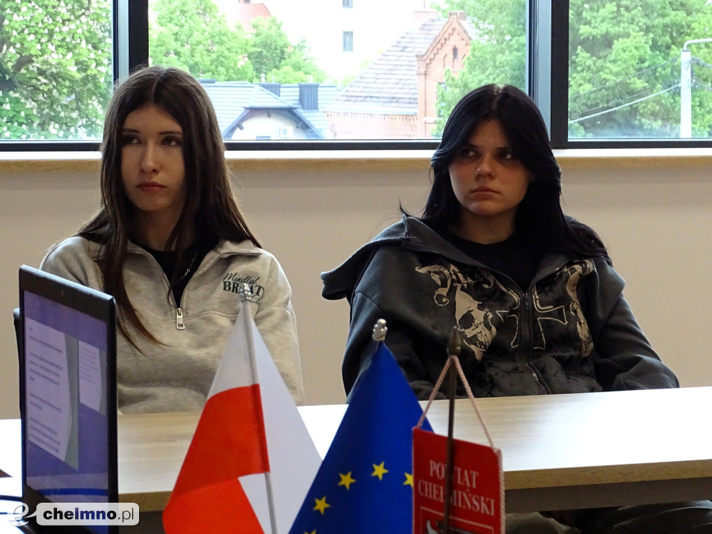 Lekcja w Starostwie. Poniedziałkowy poranek z uczniami