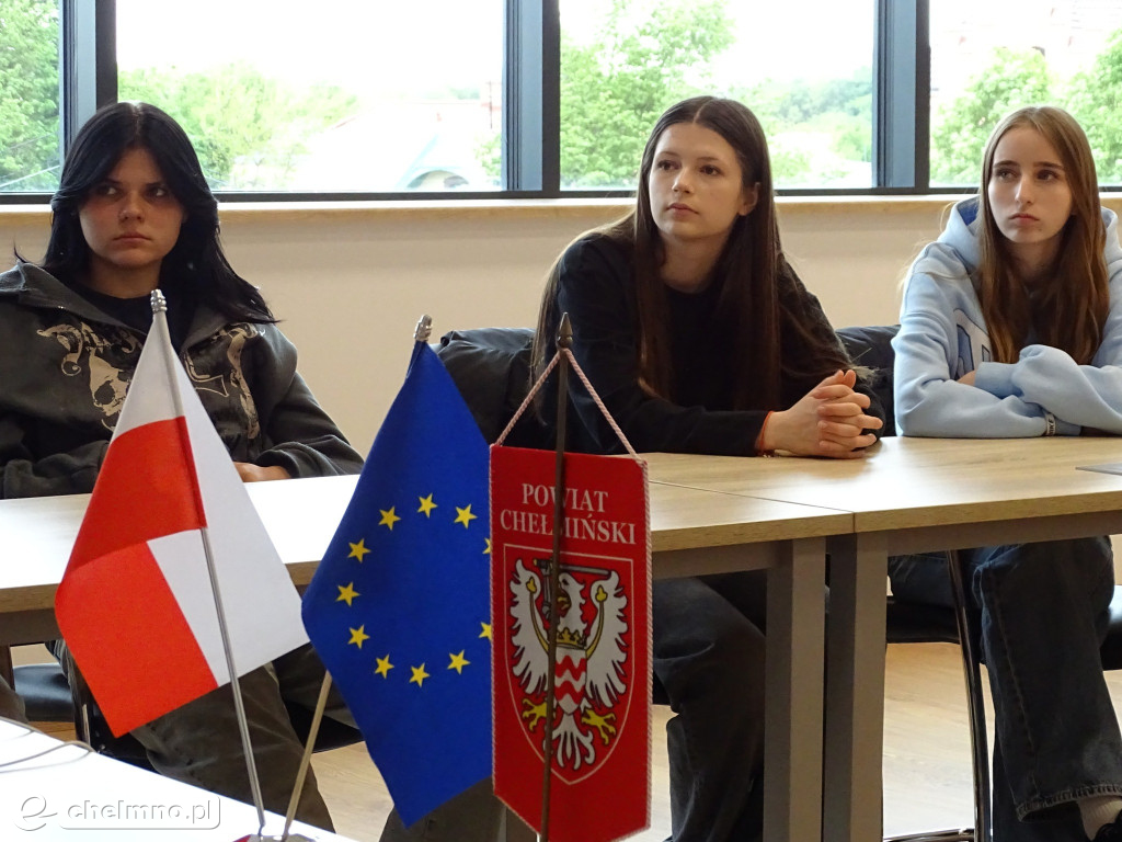 Lekcja w Starostwie. Poniedziałkowy poranek z uczniami