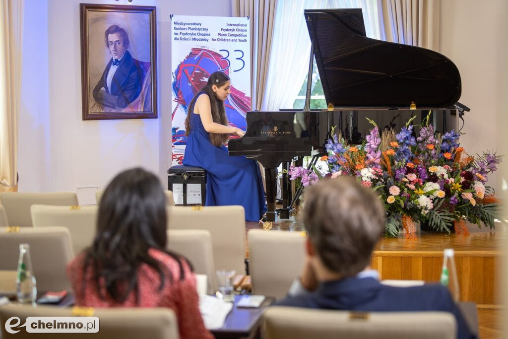 Młodzi pianiści grają w Szafarni