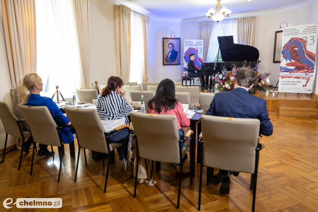 Młodzi pianiści grają w Szafarni