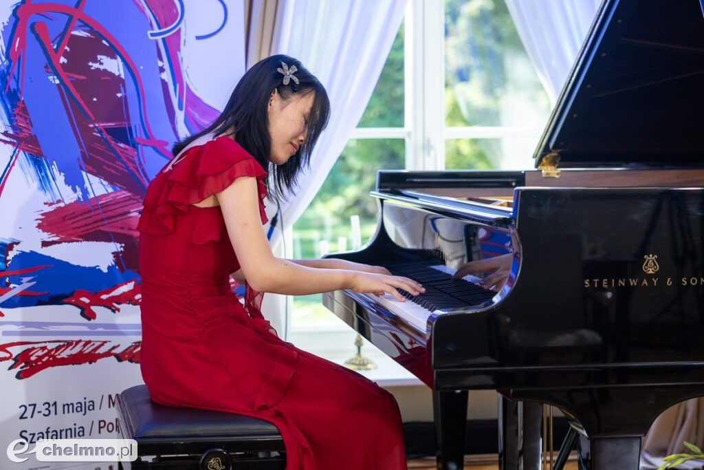 Młodzi pianiści grają w Szafarni