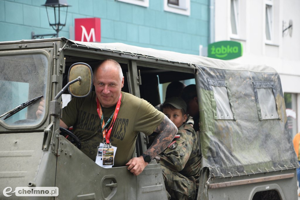 Parada, terenowe przejazdy i historia. Militarne święto w Chełmnie