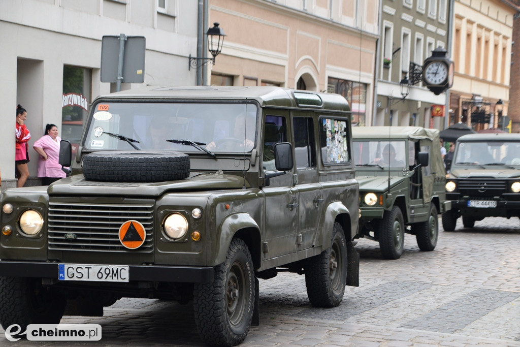 Parada, terenowe przejazdy i historia. Militarne święto w Chełmnie