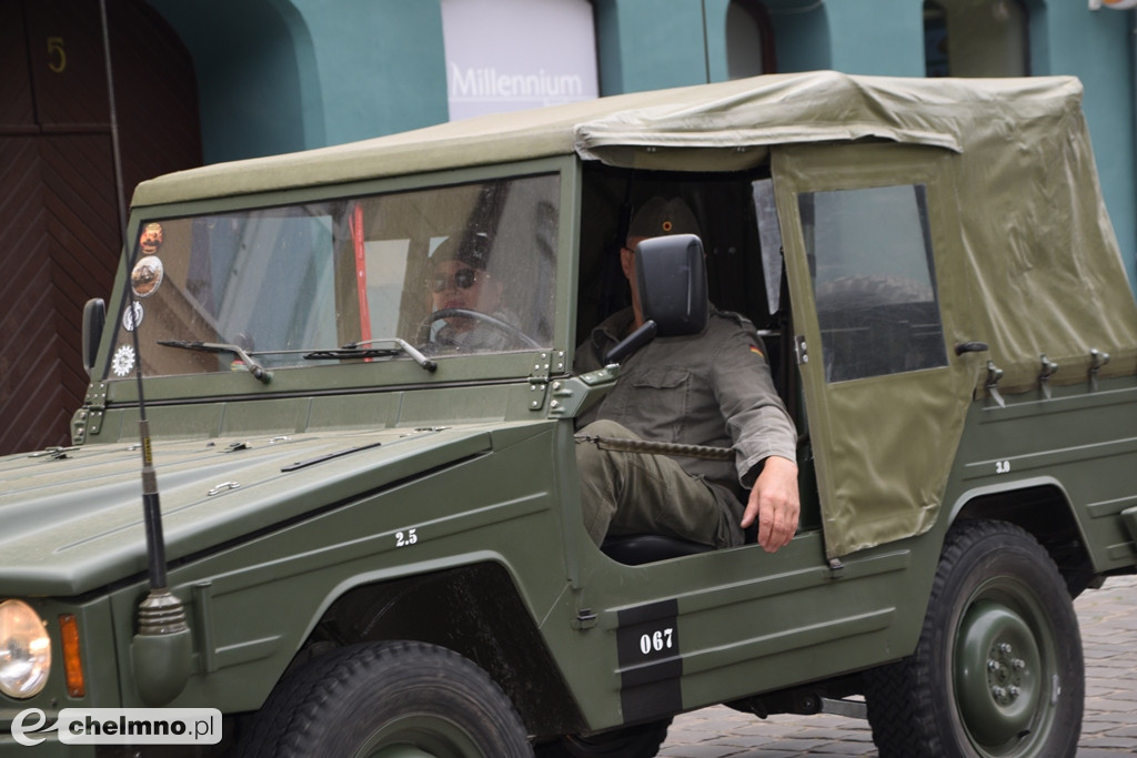 Parada, terenowe przejazdy i historia. Militarne święto w Chełmnie