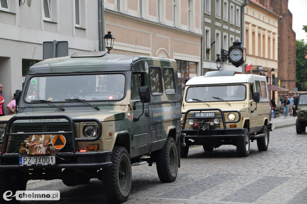 Parada, terenowe przejazdy i historia. Militarne święto w Chełmnie