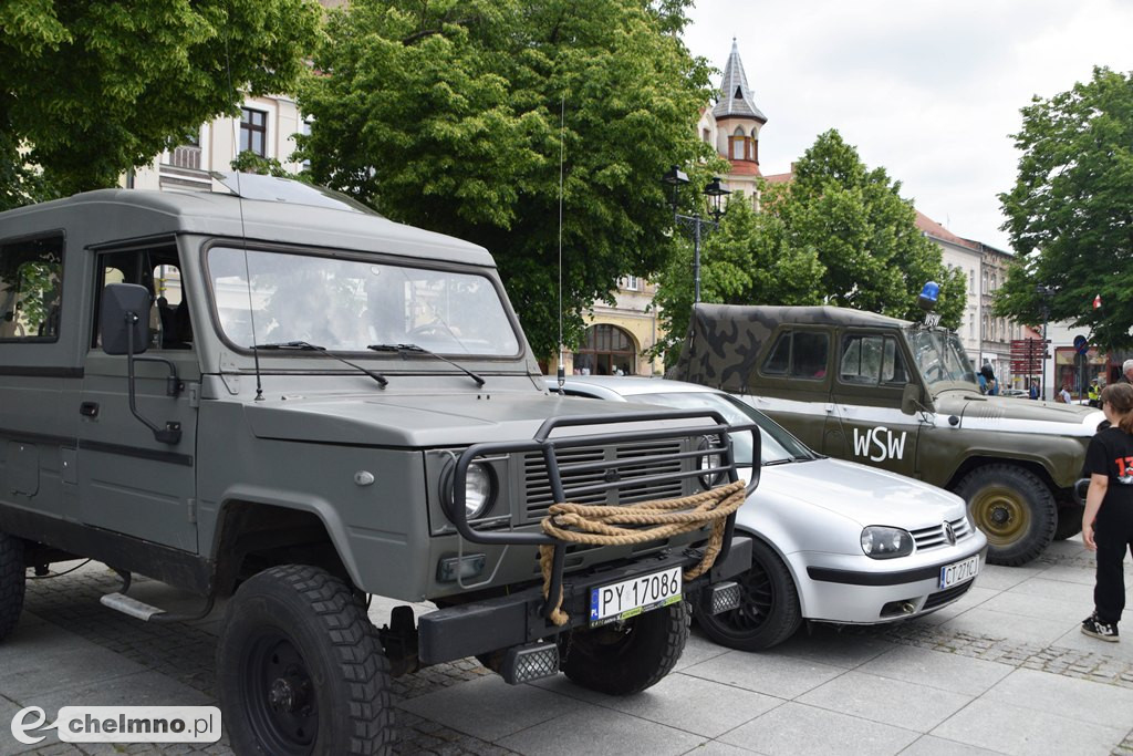 Parada, terenowe przejazdy i historia. Militarne święto w Chełmnie