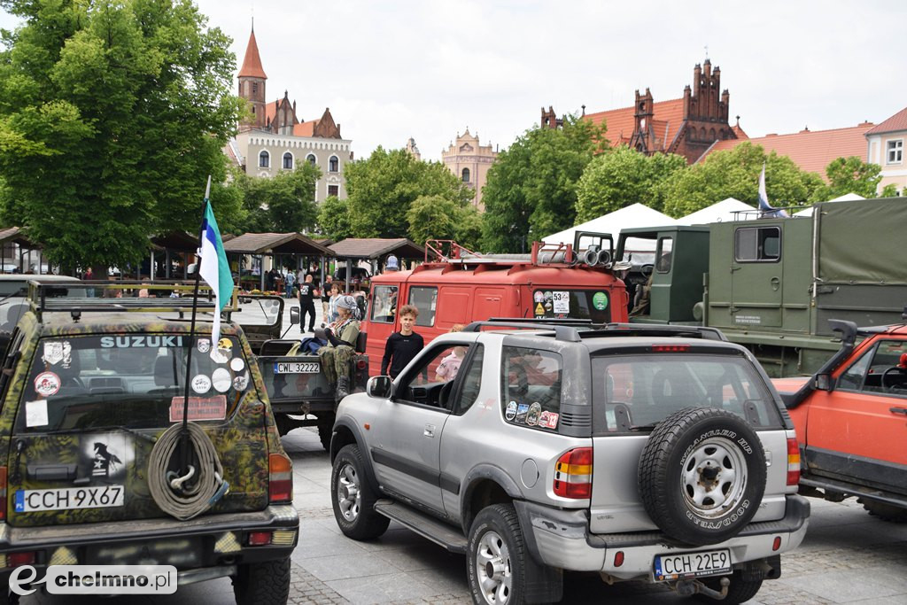 Parada, terenowe przejazdy i historia. Militarne święto w Chełmnie