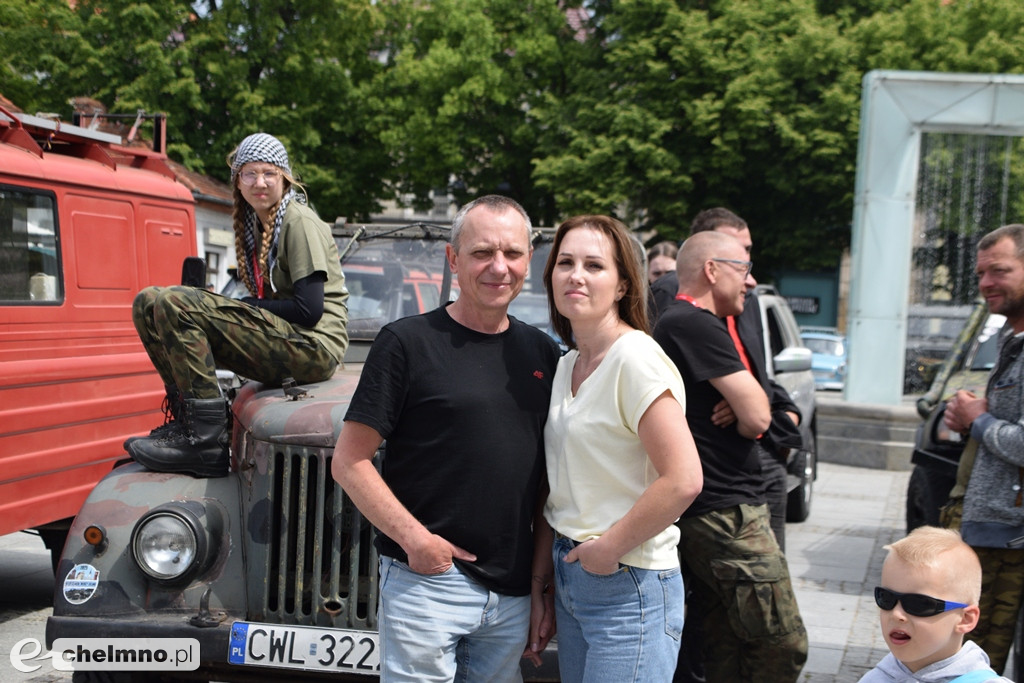 Parada, terenowe przejazdy i historia. Militarne święto w Chełmnie
