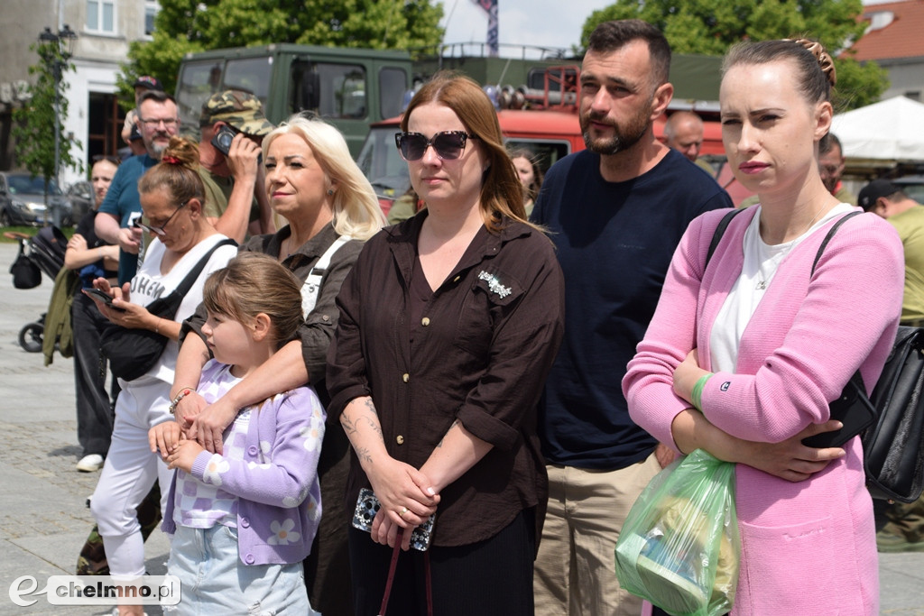 Parada, terenowe przejazdy i historia. Militarne święto w Chełmnie