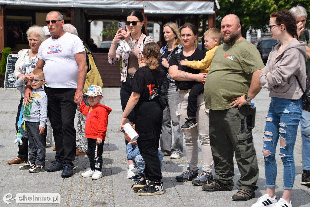 Parada, terenowe przejazdy i historia. Militarne święto w Chełmnie