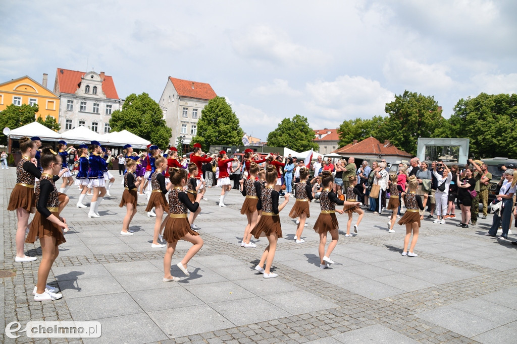 Parada, terenowe przejazdy i historia. Militarne święto w Chełmnie