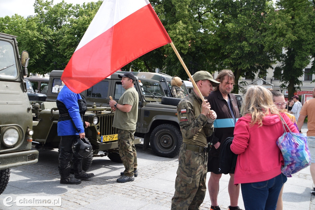 Parada, terenowe przejazdy i historia. Militarne święto w Chełmnie