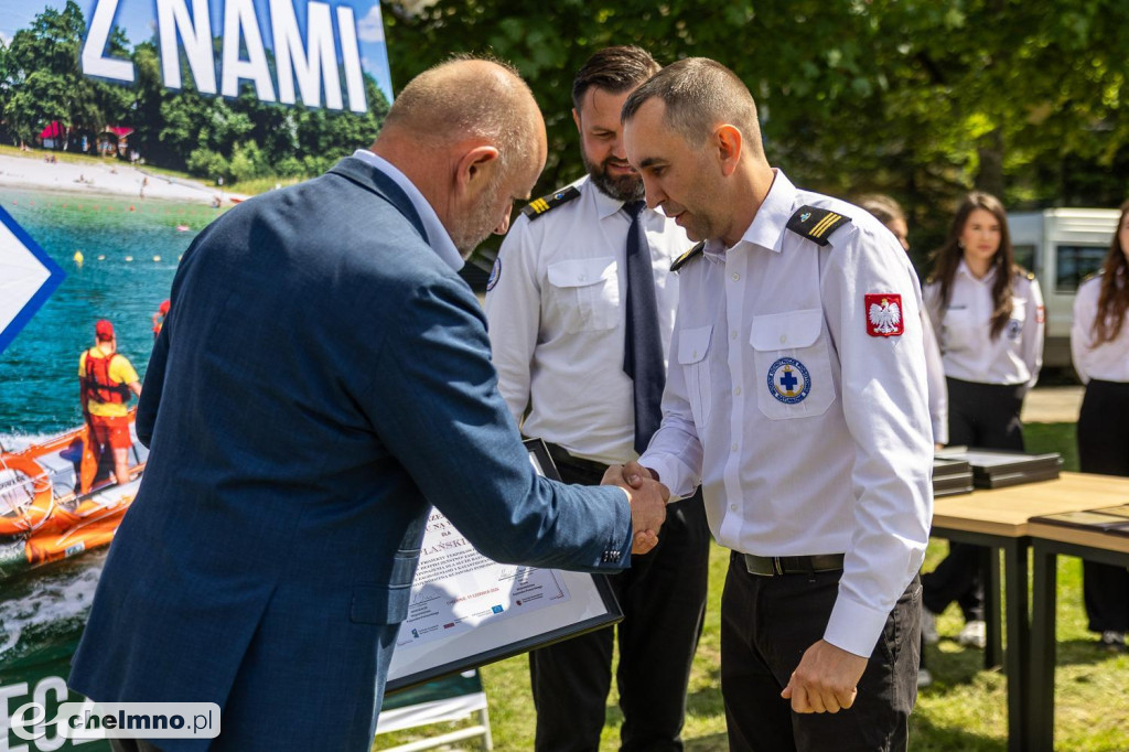 Samochody, quady i łodzie dla ratowników wodnych
