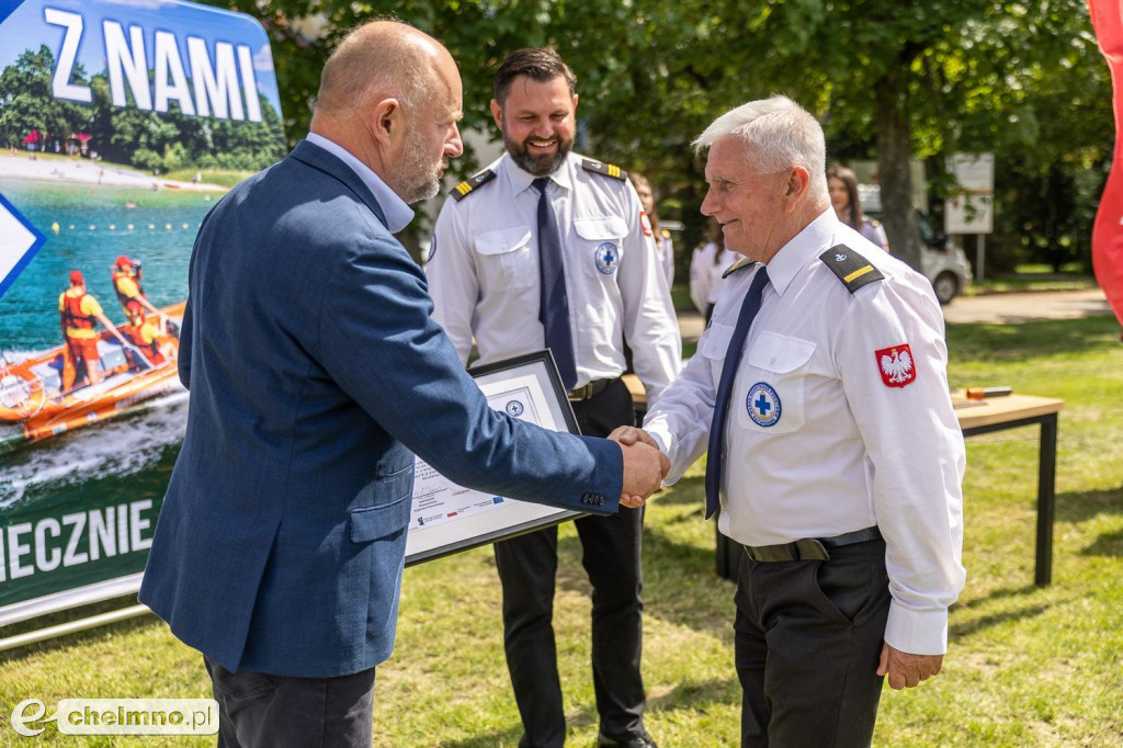 Samochody, quady i łodzie dla ratowników wodnych