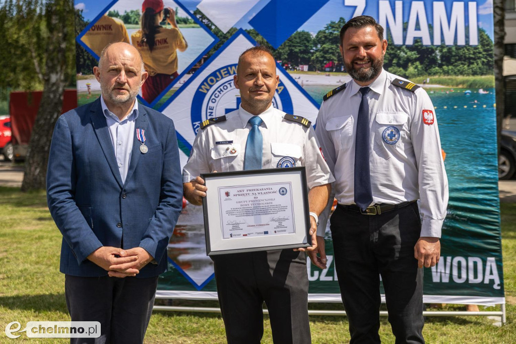 Samochody, quady i łodzie dla ratowników wodnych