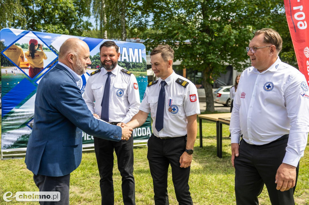 Samochody, quady i łodzie dla ratowników wodnych