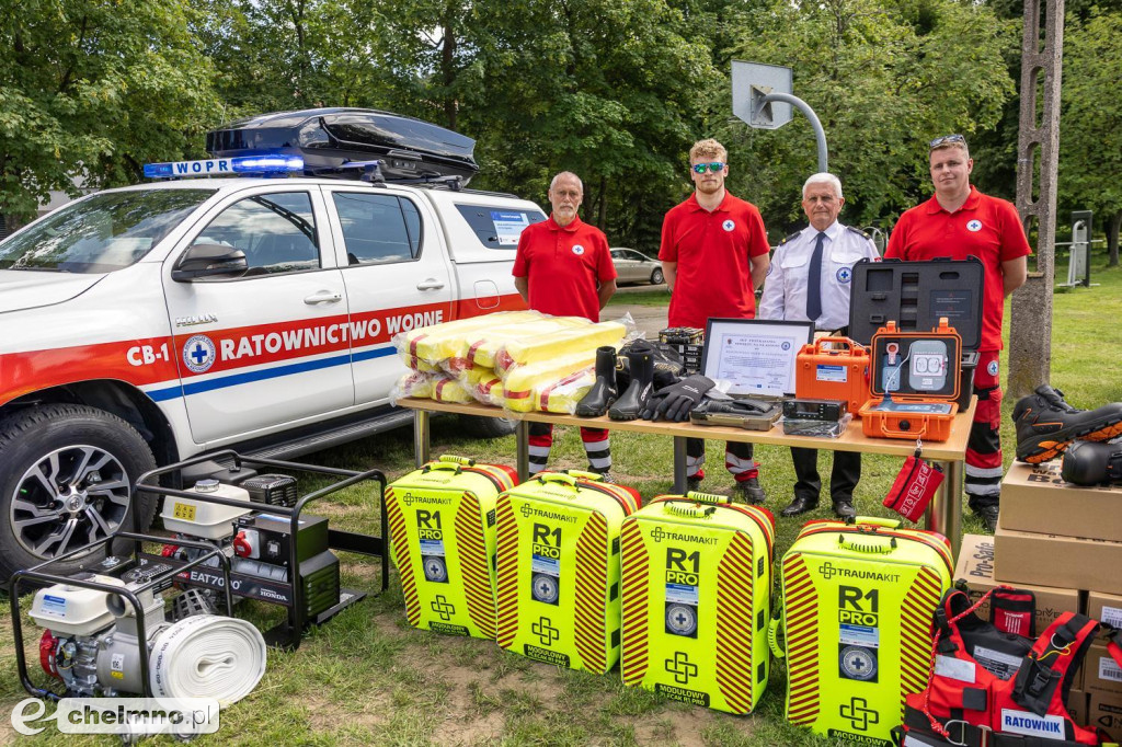 Samochody, quady i łodzie dla ratowników wodnych