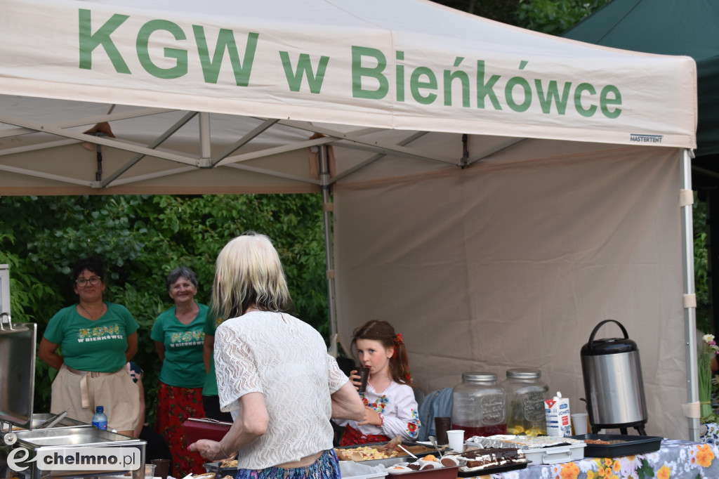 Wianki nad Wisłą połączyły tradycję, muzykę...