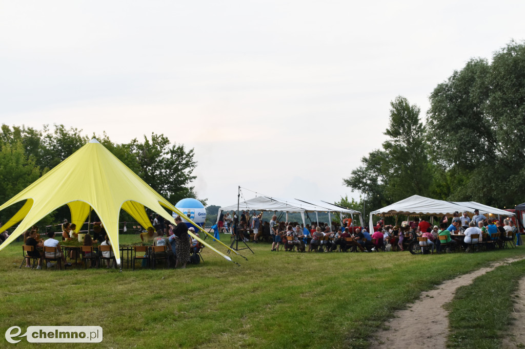 Wianki nad Wisłą połączyły tradycję, muzykę...