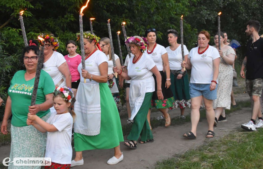 Wianki nad Wisłą połączyły tradycję, muzykę...