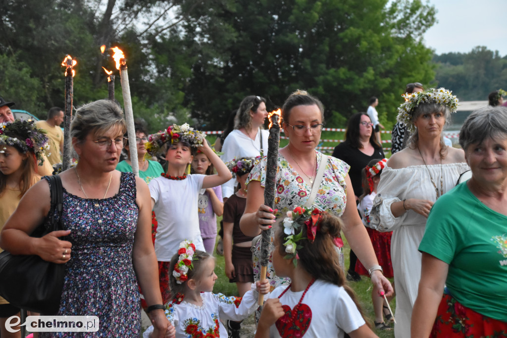 Wianki nad Wisłą połączyły tradycję, muzykę...