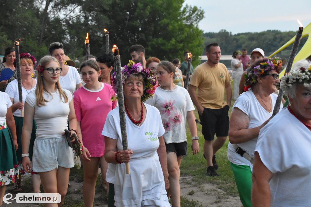 Wianki nad Wisłą połączyły tradycję, muzykę...