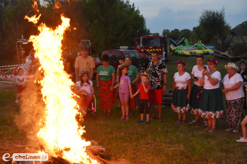 Wianki nad Wisłą połączyły tradycję, muzykę...