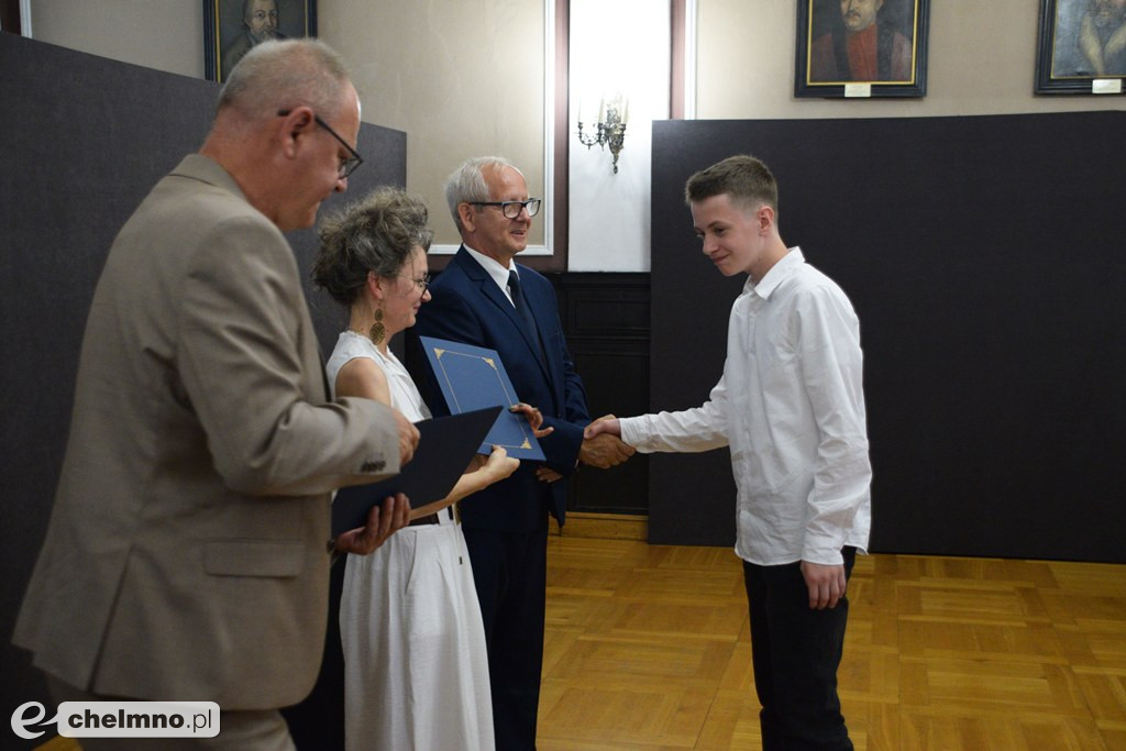 Nagrody Burmistrza Miasta Chełmna dla najlepszych uczniów