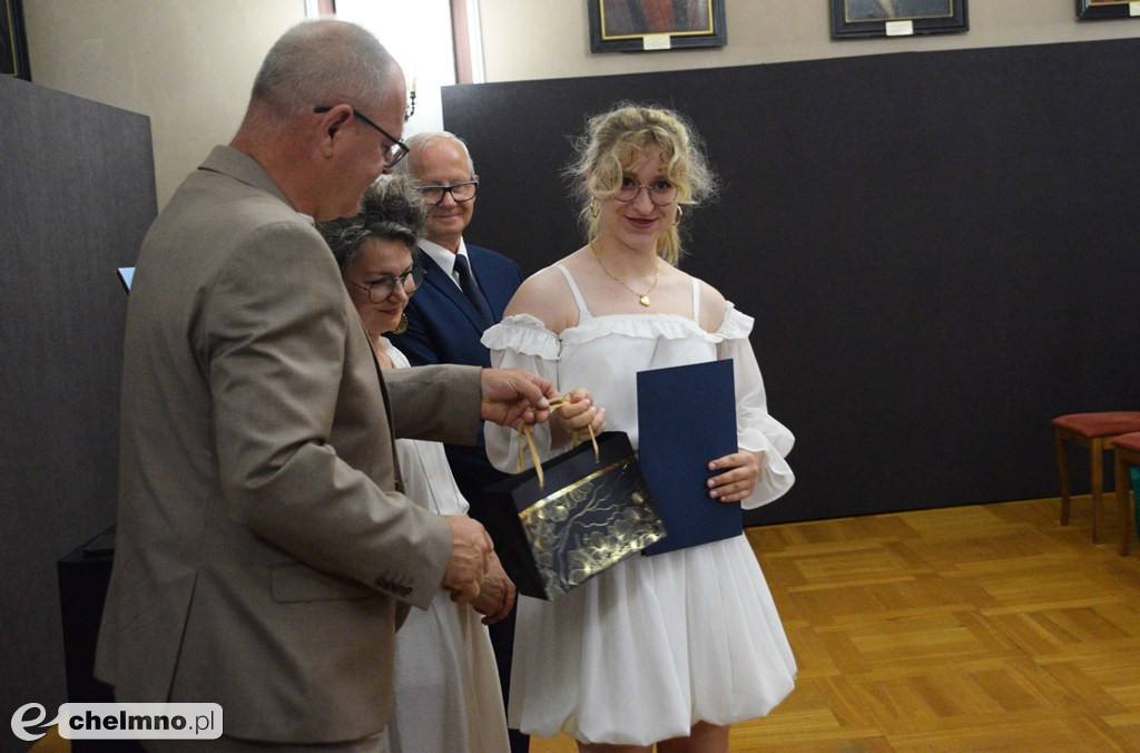 Nagrody Burmistrza Miasta Chełmna dla najlepszych uczniów