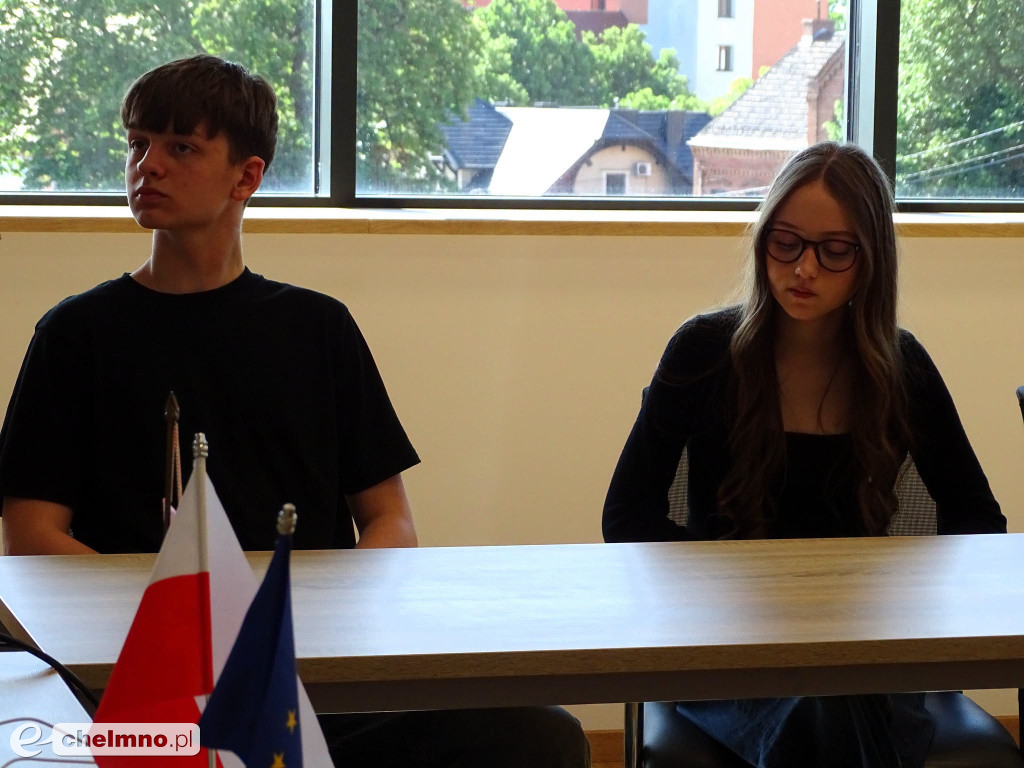Dwie klasy z chełmińskiego LO na lekcji w Starostwie