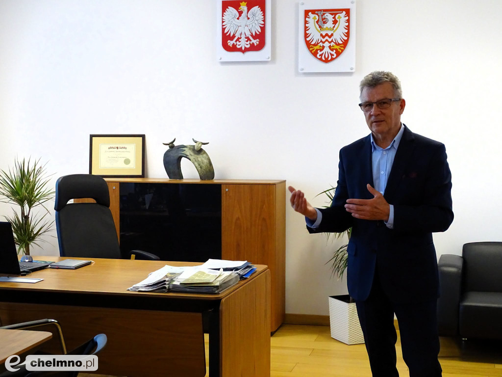 Dwie klasy z chełmińskiego LO na lekcji w Starostwie