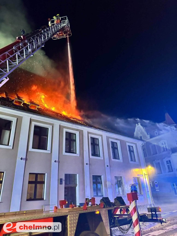 Aż 22 zastępy straży pożarnej gasiły wczorajszy pożar na ul. 22 Stycznia
