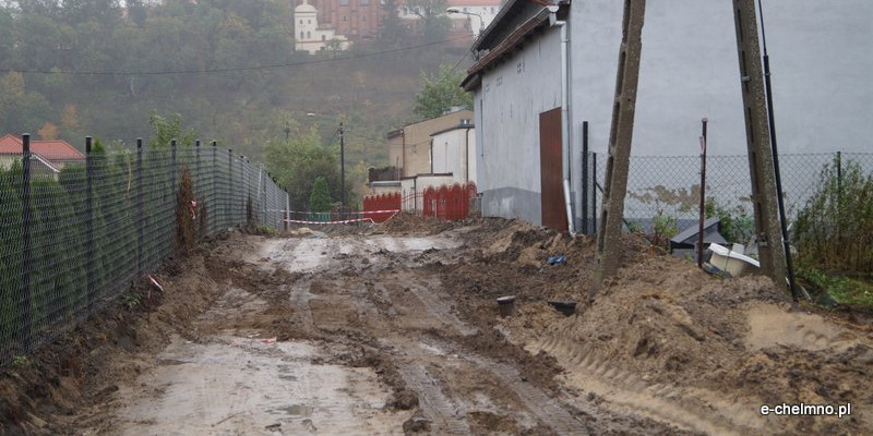 Kto odpowiedzialny za "bagno" na rozgrzebanej ulicy Łąkowej?
