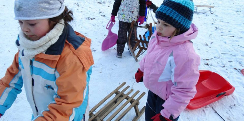 Bezpieczne zabawy na śniegu w Szkole Podstawowej nr 4