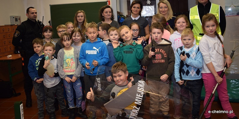Przedstawiciele Straży Miejskiej w Szkole Podstawowej nr 2