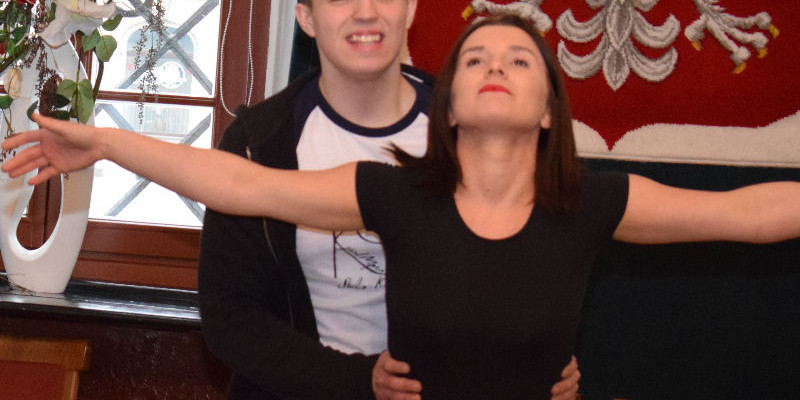 Studio KreaTYwy - spektakt: "Miłość  nie szuka poklasku"