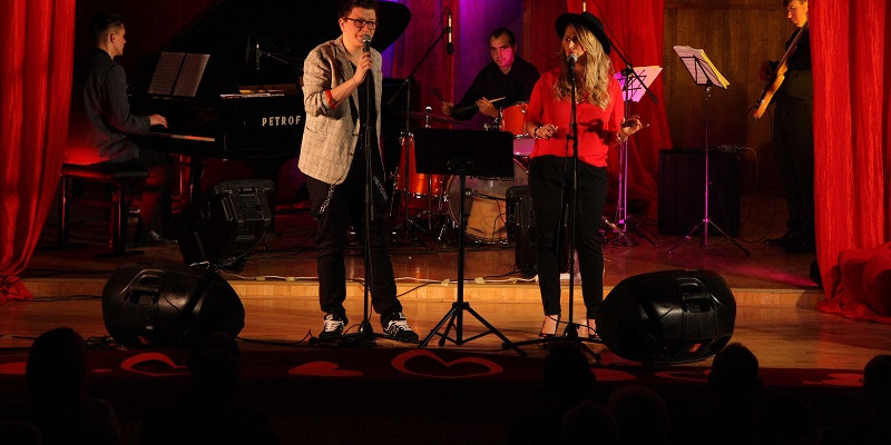 Koncert "Gwiazdorskie Walentynki" w wykonaniu MARCIN SADOWSKI ? TRIO