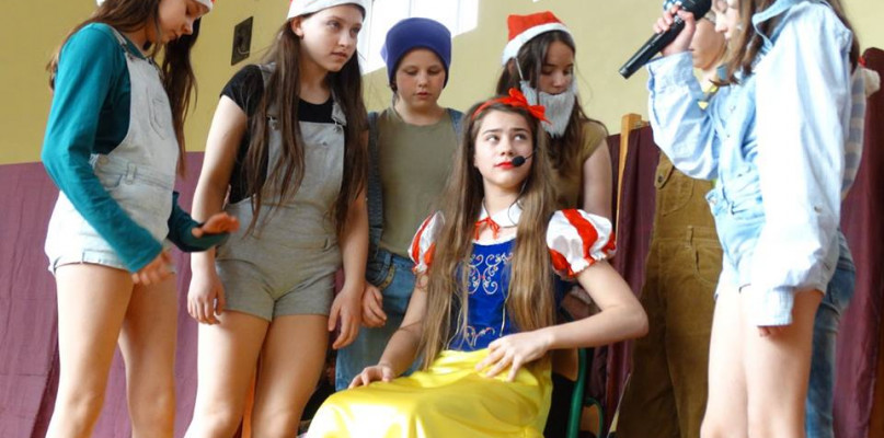 Królewna Śnieżka po "Czwórkowemu" i po angielsku