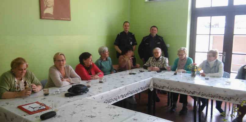 Policjanci w "Klubiku Seniora"