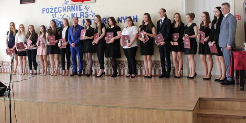 Relacja z uroczystości pożegnania Absolwentów Zespołu Szkół nr 2