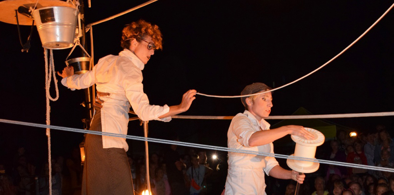 Intrygujące widowisko teatralne CIA. ESTAMPADES    