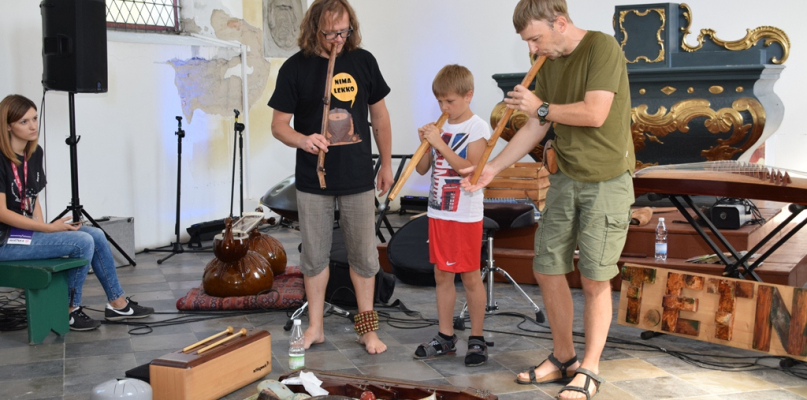 KIDS ZONE - Tomasz Drozdek T.ETNO: Instrumenty Świata