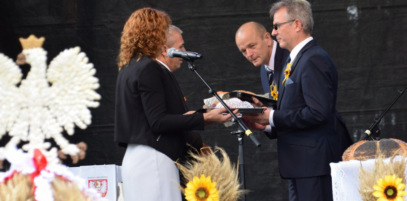 Relacja fotograficzna z Powiatowo-Gminnych Dożynek w Podwiesku