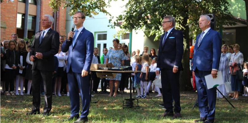 Posadzili uroczyście dąb dla upamiętnienia 100-lecia Niepodległości 