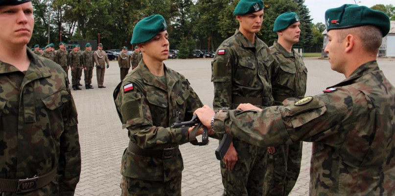 Uroczyste wręczenie broni elewom w 3. Batalionie Drogowo-Mostowym