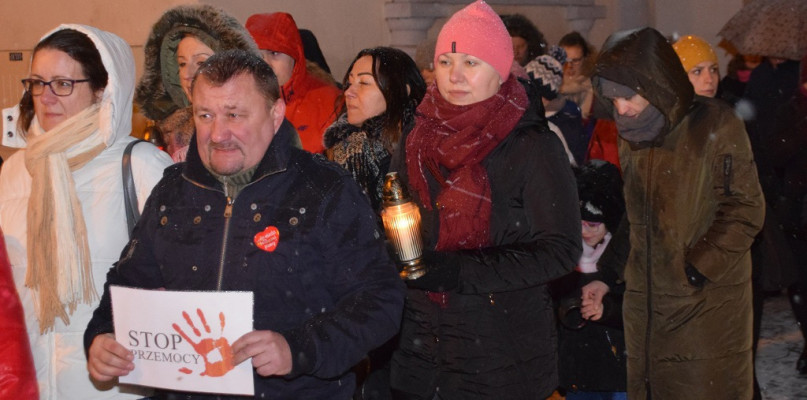 Chełmnianie zapalili znicze na znak protestu dla nienawiści!