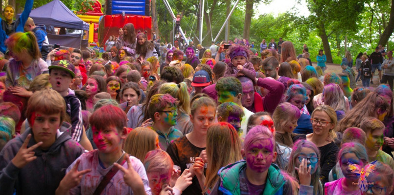Totalne szaleństwo podczas wczorajszego Festiwalu Kolorów Holi