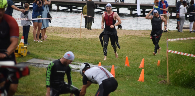 Uczestnicy Triathlonu Mondi mają świetną kondycję. Startowali nawet Burmistrzowie 