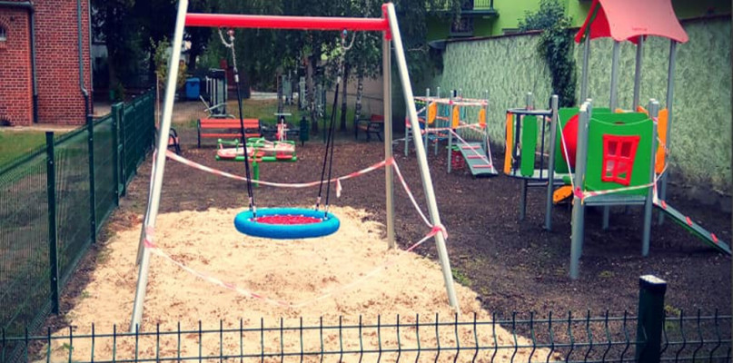 Nowe urządzenia sportowe, plac zabaw i remont sal lekcyjnych w SP1