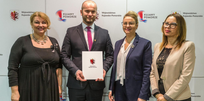 Dotacje na odbudowę zamku w Świeciu, pracownie nauki zawodu i instalacje OZE